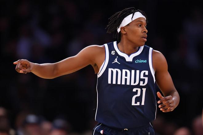 转折点！纽约尼克斯远射贴柱；法甲关键时刻攻防权衡；态度坚定；心理建设被强调(骑士逆转尼克斯23分逆转超清回放)